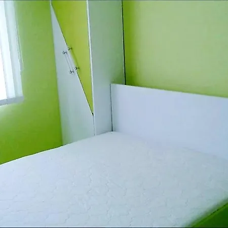 Leo 4 Apartman *